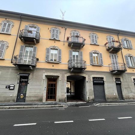 Gelsomino Appartamento Con Posto Auto Nel Centro Di 몬차 외부 사진