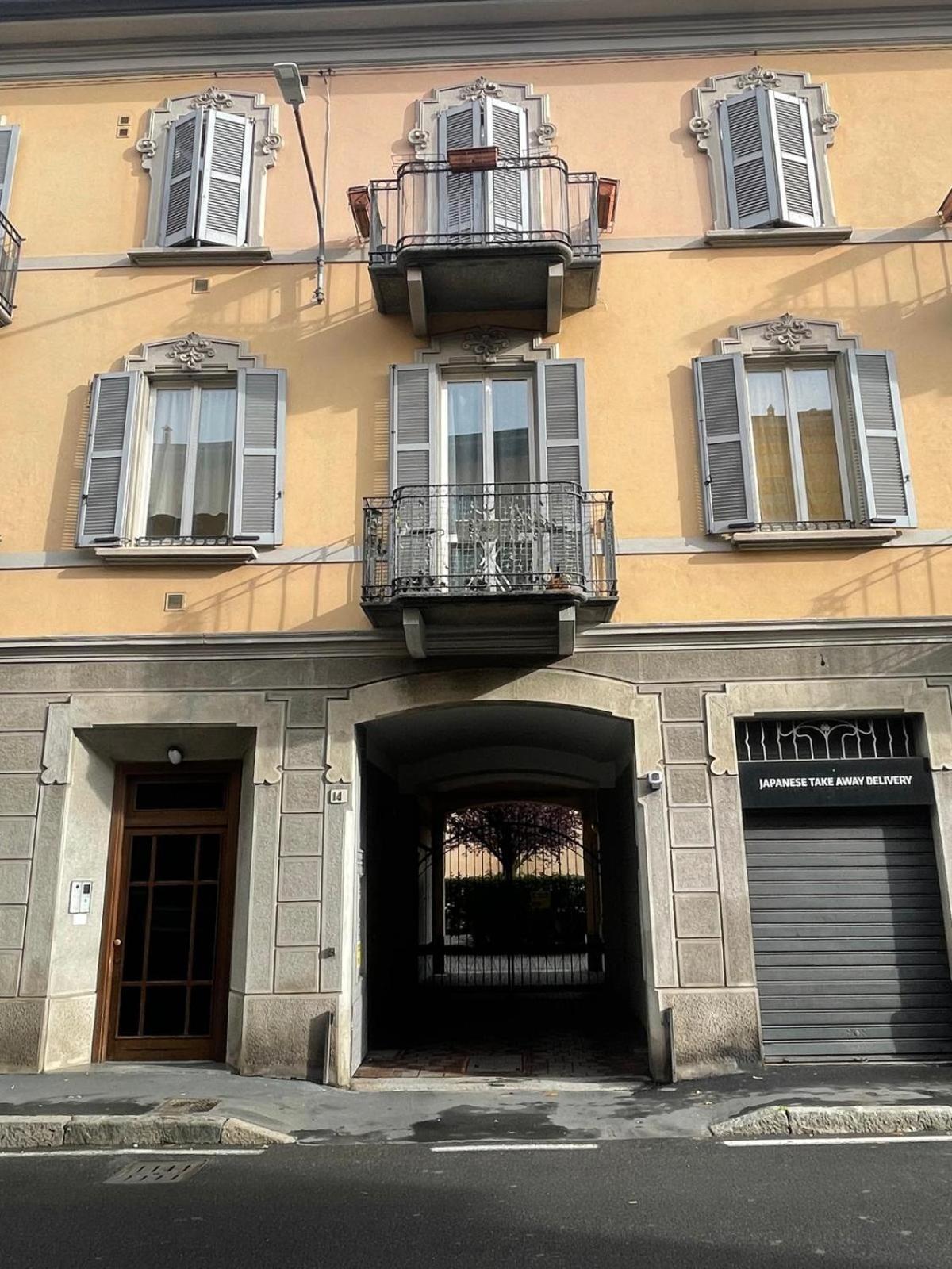 Gelsomino Appartamento Con Posto Auto Nel Centro Di 몬차 외부 사진